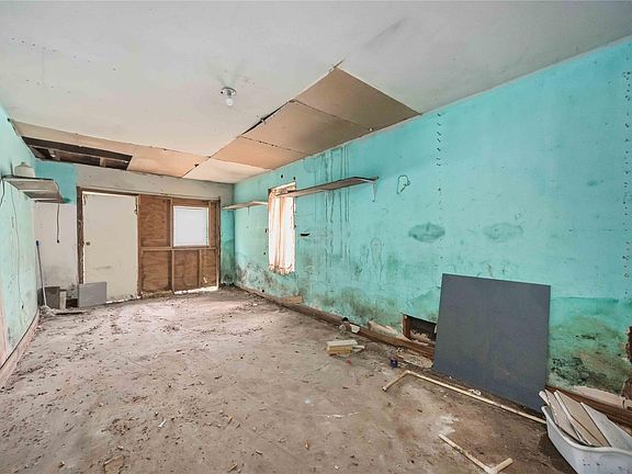 5th image of 2446 Areba St