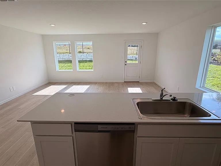 806 Lynx St — Photo 13