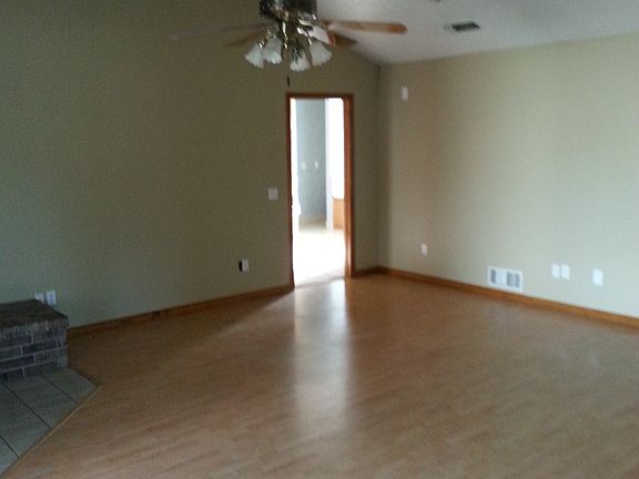 2nd image of 1015 E 5th St
