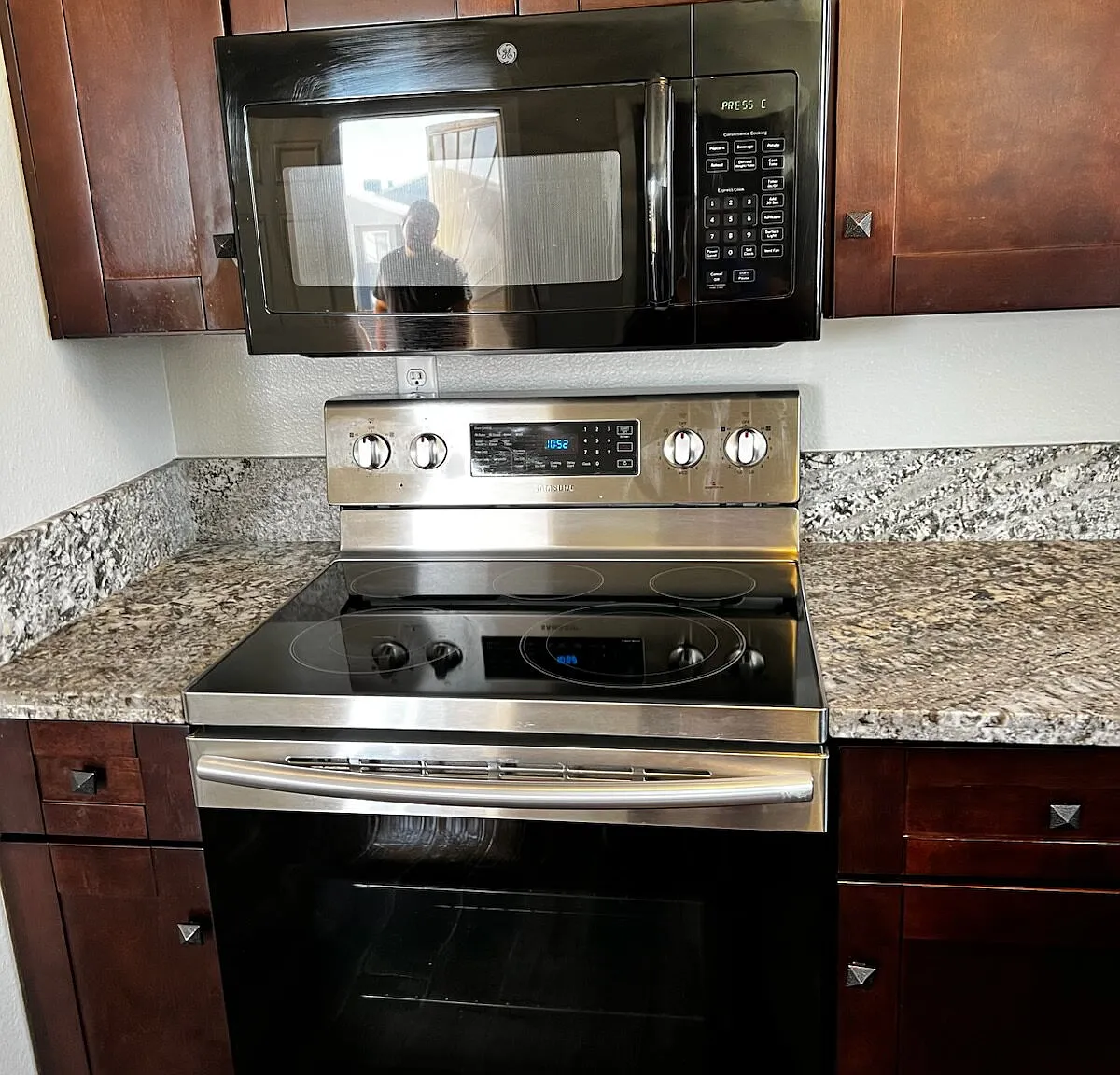 2 bed, 1.0 bath, $1,250 — Photo 1
