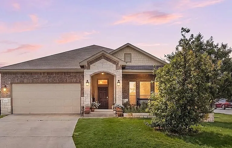 5804 Blackstone Dr — Photo 1