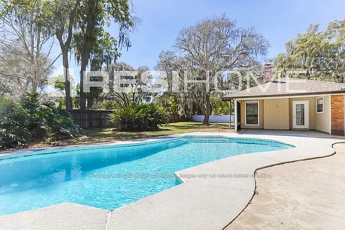 1258 Palm Dr