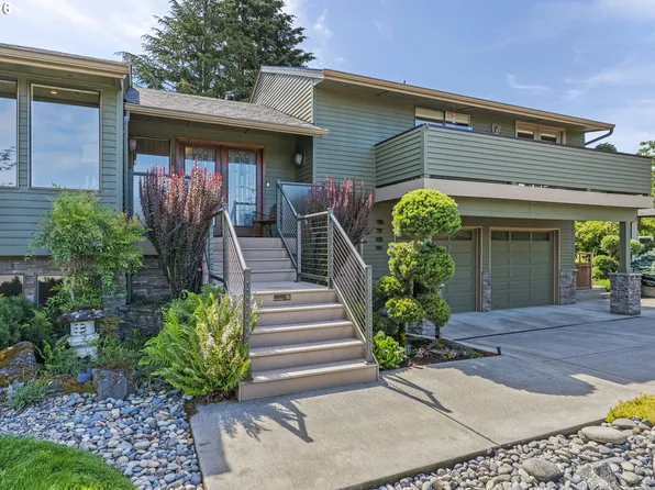6705 NW Dogwood Dr, Vancouver, WA 98663