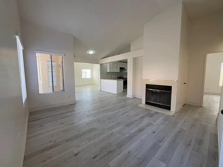 15345 Murray Ave — Photo 4