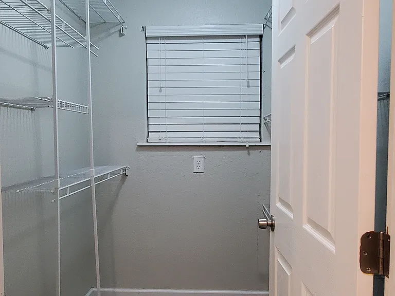 8700 Fulton St — Photo 27