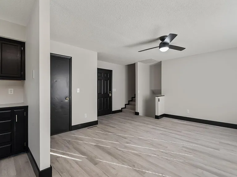1516 W Meadow St — Photo 5