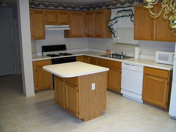 3rd image of 208 Natali St