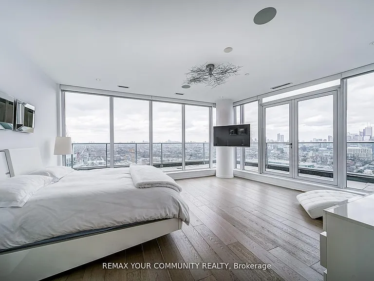 150 E Liberty St #Penthouse 2 — Photo 18