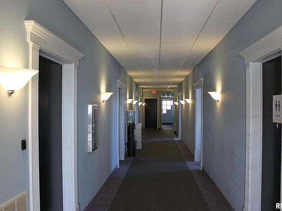 3rd image of 234 NE Madison Ave