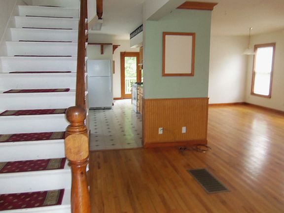 5th image of 8 Van Dorn St