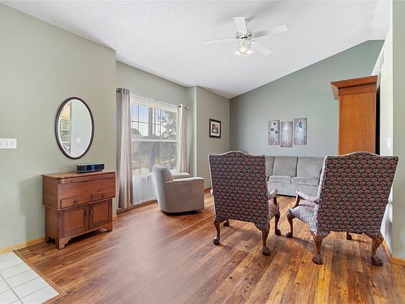 4th image of 865 Saint Andrews Dr