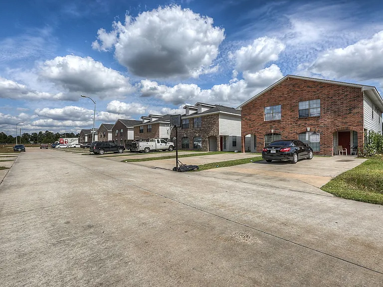 10606 Pine Landing Dr #A — Photo 2
