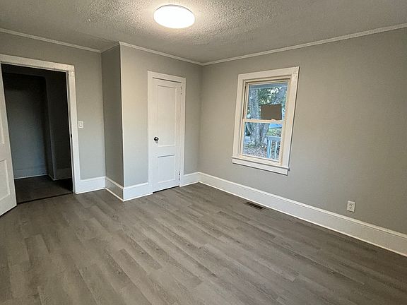 3rd image of 108 Fann Ct