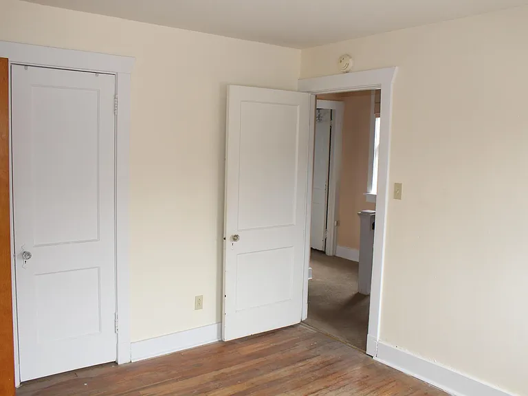 949 Mirror St — Photo 8