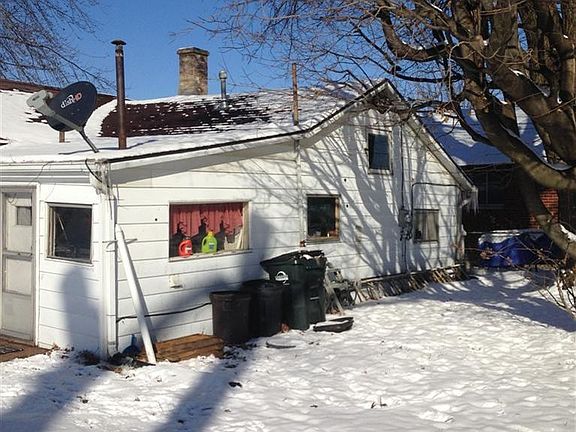 3rd image of 2606 Ontario Ave