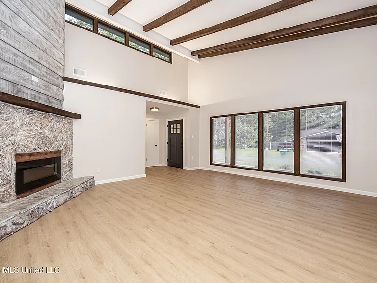 106 Booth Cir — Photo 14