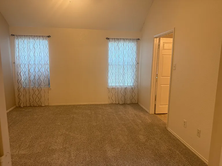 4600 Spanishmoss Dr — Photo 11