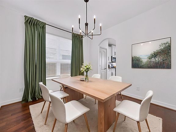 3rd image of 3531 Sunlight Springs St