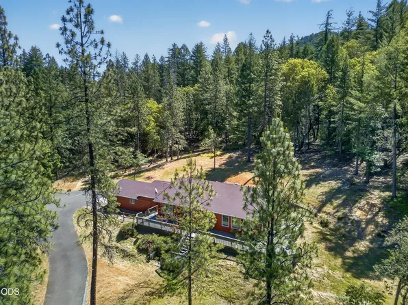 2850 E Evans Creek Rd, Rogue River, OR 97537
