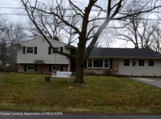 5219 Wardcliff Dr, East Lansing, MI