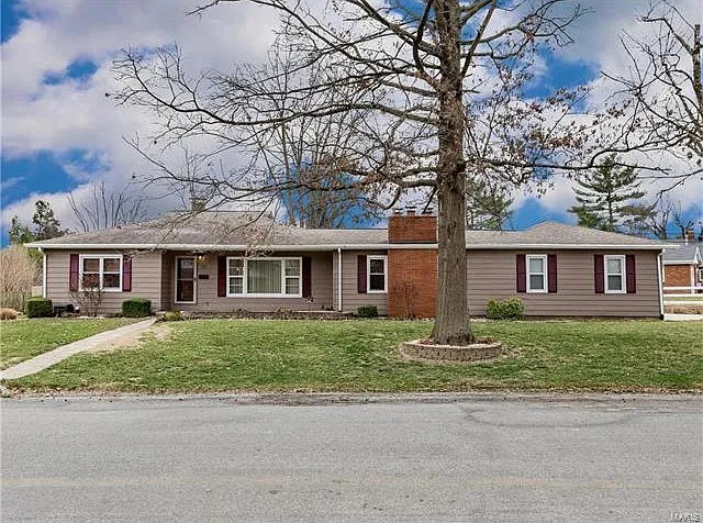 12 Lakeview Dr photo 1