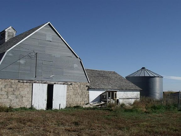 3rd image of 8710 Road 40