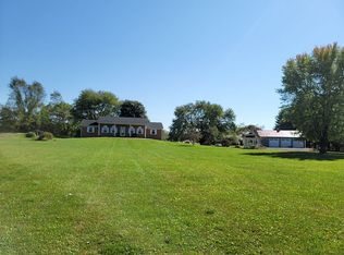 9389 Ramey Rd, Marshall, VA 20115