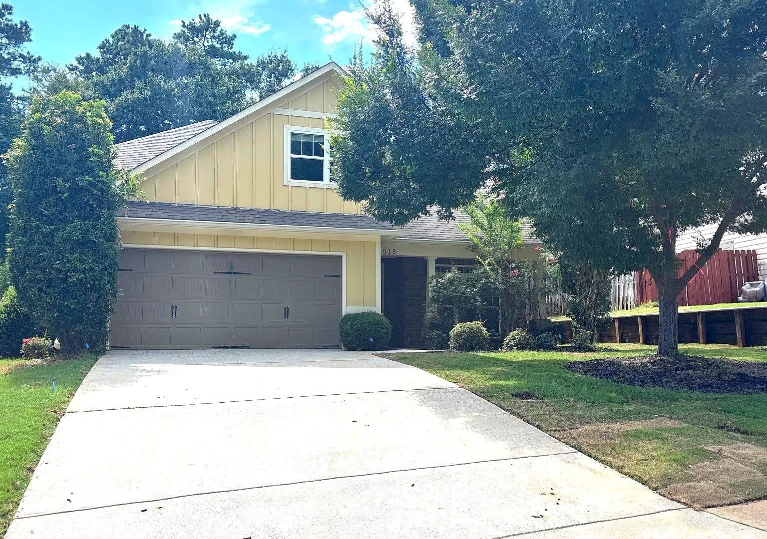 4 bed, 2.5 bath, 2342 sqft, $2,450 — Photo 3