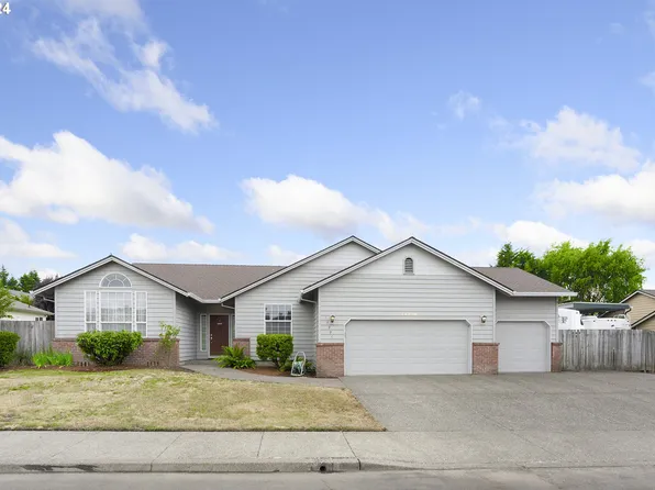 14990 SE Pioneer Dr, Clackamas, OR 97015