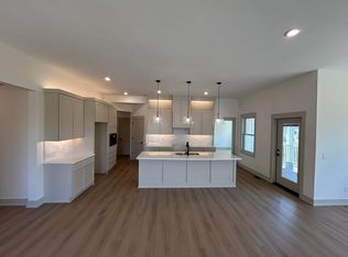 6748 Vriesland Xing #20, Zeeland, MI