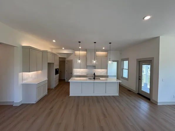 6748 Vriesland Xing #20, Zeeland, MI 49464