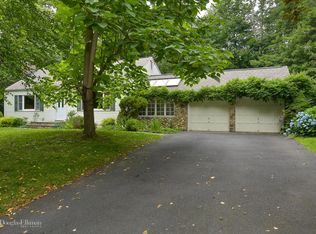 12 Hillandale Dr, Armonk, NY 10504