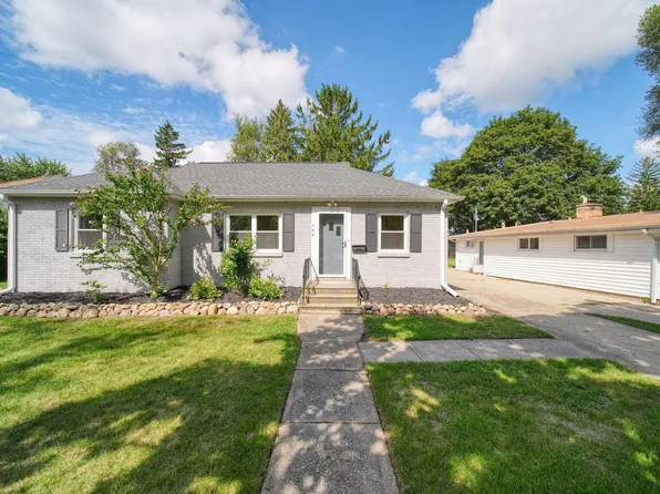 744 Briarcliff Rd, Jackson, MI 49203