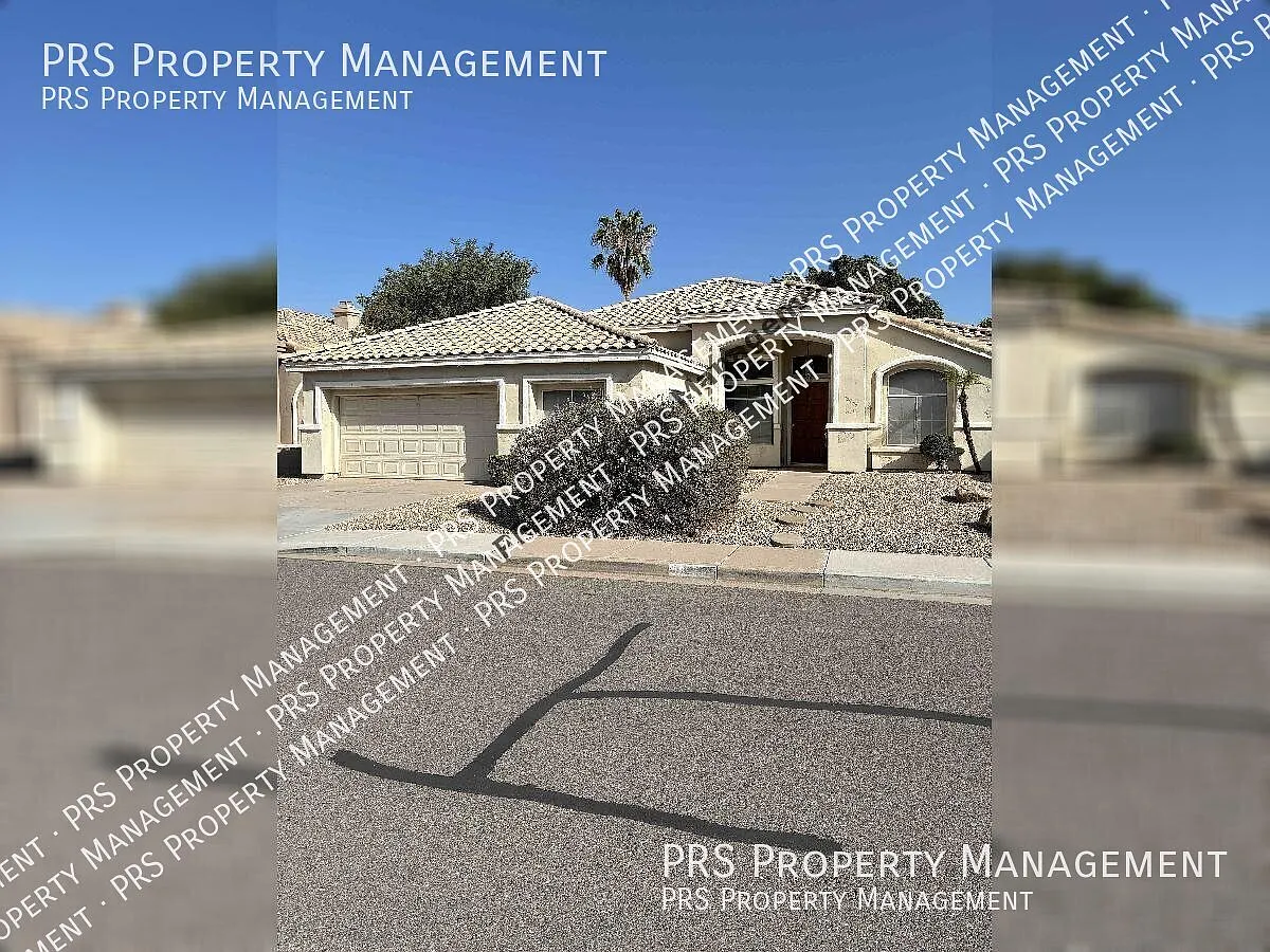 Spacious 4 bedroom in Chandler! — Photo 1