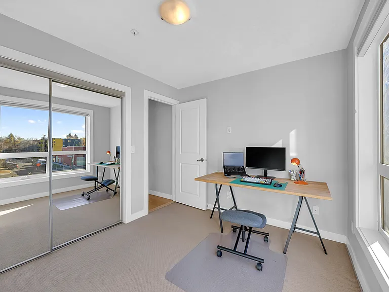 725 4th St NE #309 — Photo 21