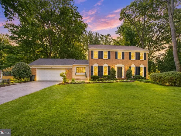 5194 Dungannon Rd, Fairfax, VA 22030