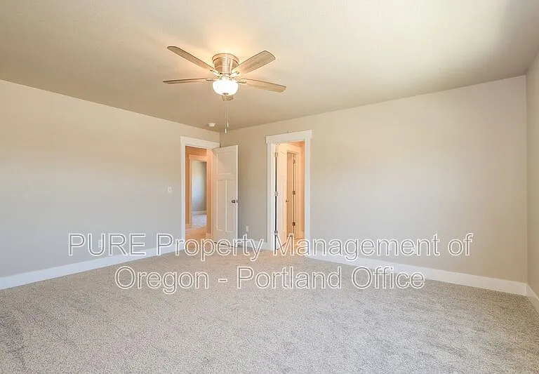 504 NE Trillium Dr — Photo 16