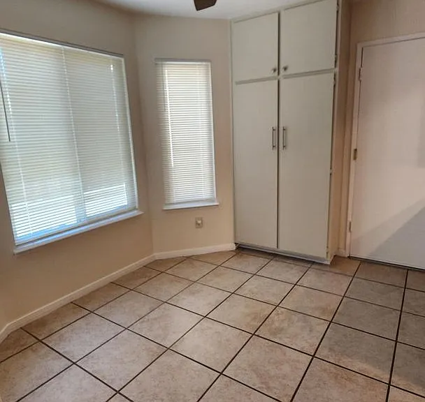 2529 Christine St — Photo 9