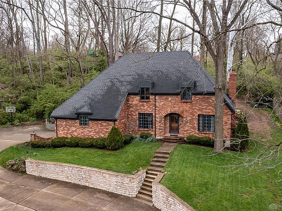 2nd image of 755 Woodbourne Trl