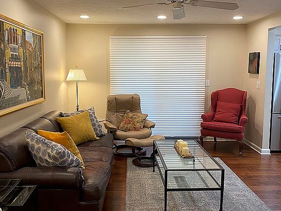Sitting area. 