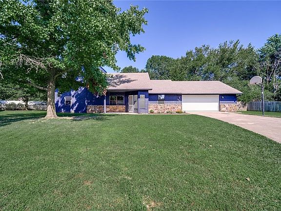 2nd image of 315 Cordes Dr