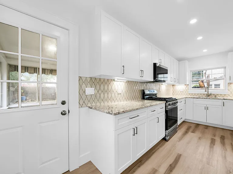 21 Morris Rd — Photo 13