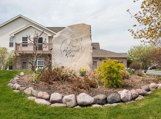 9215 S 54th St #807, Franklin, WI 53132