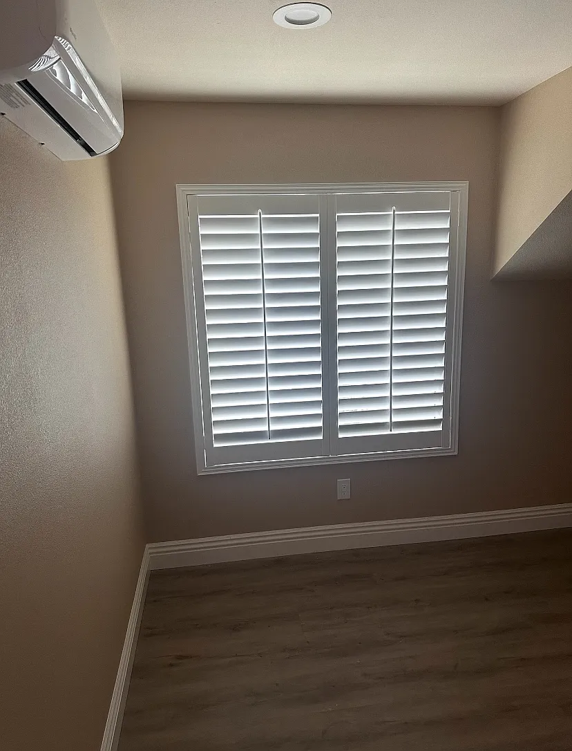 1702 S Mayflower Ave — Photo 4