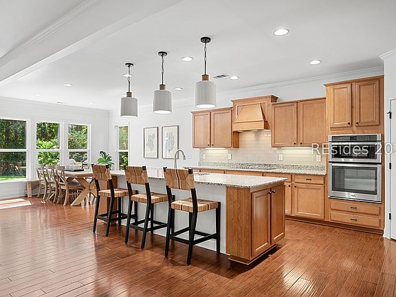 3rd image of 96 Bainbridge Way