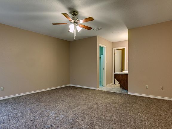 3rd image of 303 Brookwood Dr