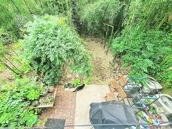 2nd image of 274 Van Buren St #1B