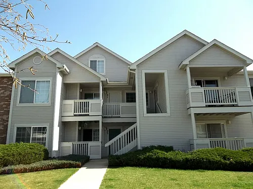 1225 W Prospect Rd Photo 1