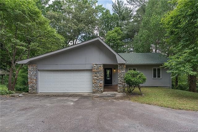 1st image of 136 Pinehurst Dr