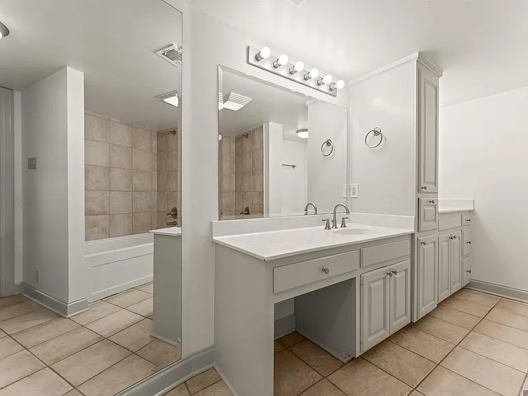 2045 N 3rd St #305 — Photo 9